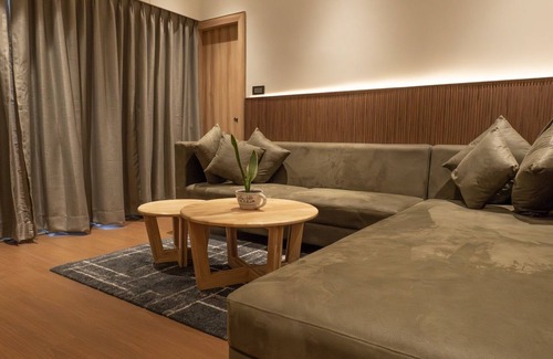 Siliguri Bed & Breakfast | The Cindrella Hotel