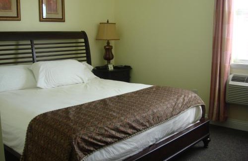 Northern Cambria Hotel | The City Hotel Bar & Grill
