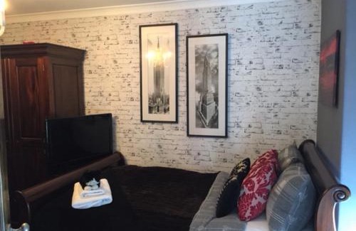 Tillicoultry Apartment | The Clacks Rustic Abode