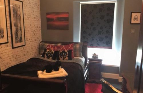 Tillicoultry Apartment | The Clacks Rustic Abode
