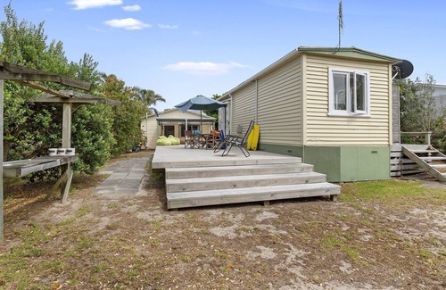 Ruakaka House | The Classic Kiwi - Ruakaka Holiday Home