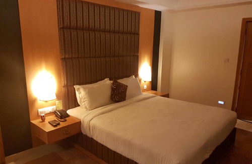 Maradu Hotel | The Classik Fort
