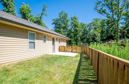 Keowee House | The Clemson Cottage | 3.6mi to Football Stadium