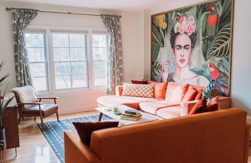 Detroit - Shoreway House | The Cleveland House - A Colorful Retreat Near Lake & Stadiums