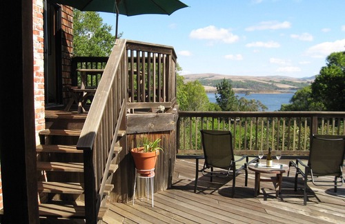 Seahaven House | The Cliff House - Expansive Bay Views from an Open & Inviting House