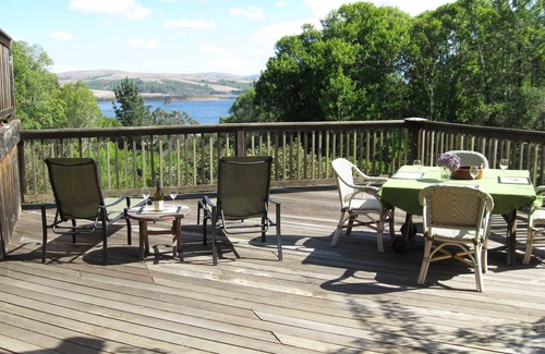 Seahaven House | The Cliff House - Expansive Bay Views from an Open & Inviting House