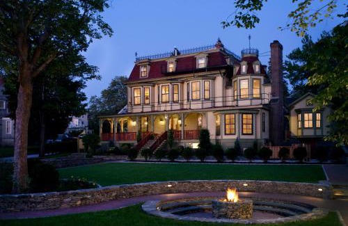 Cliff Walk Hotel | The Cliffside Inn