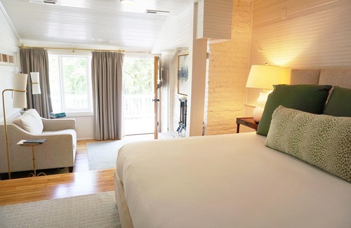 Boyd Tavern Hotel | The Clifton