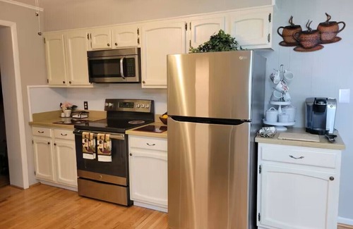 Charles Town House | The Cline House-Charming "Vintage Suite"-Suite A In Heart of Charles Town, WV!