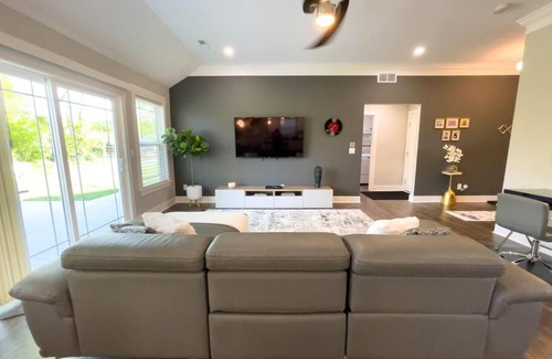 Jeffersonville House | The Cloud - New Luxury Home With EV Charger
