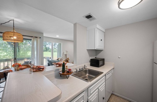 Daphne Condo | The Club House, 1-bedroom condo with WiFi, on the 18th hole in welcoming Daphne