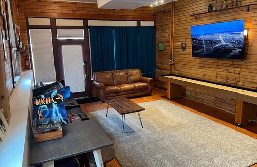 North Creek House | The Club House at North Creek All Season Rental