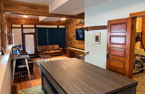 North Creek House | The Club House at North Creek All Season Rental