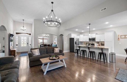 Clarksville House | The Clubhouse 2296 Colston Dr