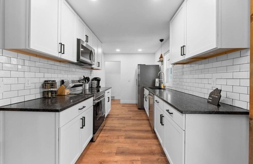Sioux Falls House | The Clubhouse | Airy | Fun | Centrally Located