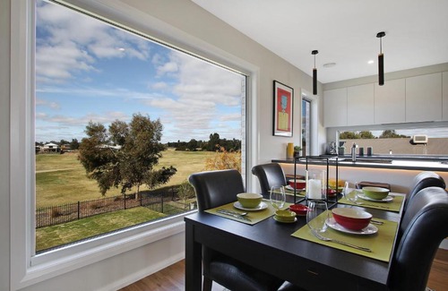 Yarrawonga House | The Clubhouse on Black Bull