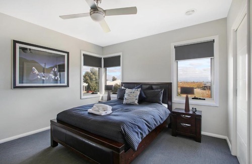 Yarrawonga House | The Clubhouse on Black Bull