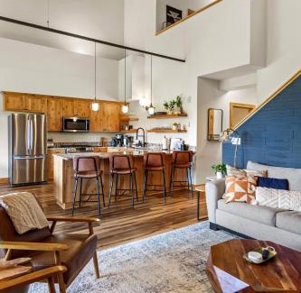 Government Camp House | THE CLYDE - Your Cozy & Luxurious Mt Hood Retreat