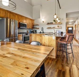 Government Camp House | THE CLYDE - Your Cozy & Luxurious Mt Hood Retreat