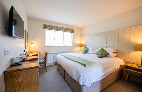 Cuddesdon Hotel | The Coach and Horses