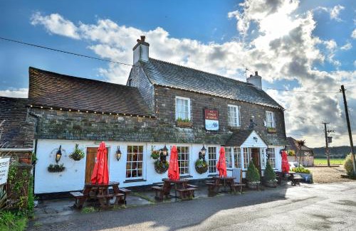 Hammerpot Hotel | The Coach and Horses