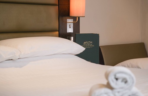 Castleton Hotel | The Coach & Horses Hotel