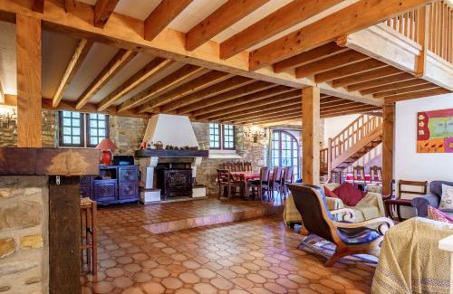 Osserain-Rivareyte House | The Coach House - Avec piscine partagée