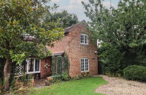 Northway Apartment | The Coach House Apartment