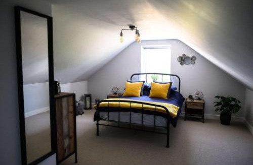 Cardiff House | The Coach House at Wenvoe Manor, Cardiff