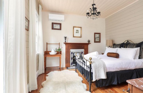 Mount Victoria House | The Coach House