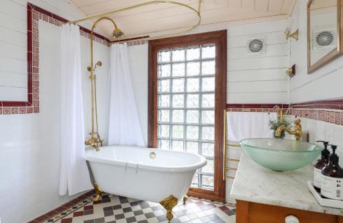 Mount Victoria House | The Coach House
