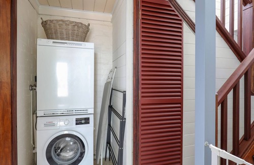 Mount Victoria House | The Coach House | 2 bedroom historical regional escape