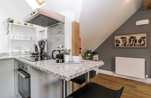 Ludwel Cottage | THE COACH HOUSE, character holiday cottage, with open fire in Ludlow