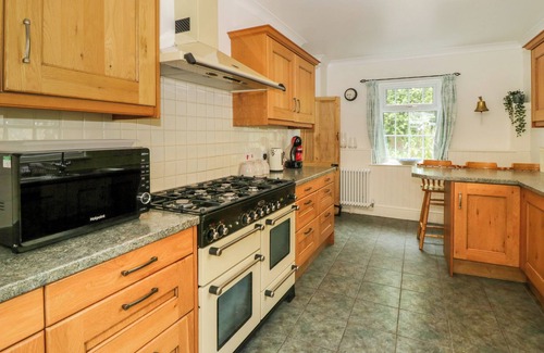 Dawlish House | THE COACH HOUSE, family friendly, with open fire in Teignmouth
