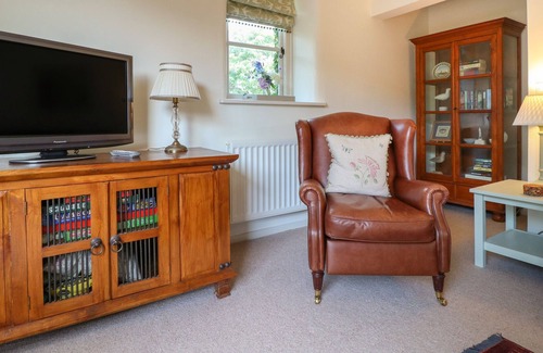 Barrowden Cottage | THE COACH HOUSE, family friendly, with a garden in Barrowden