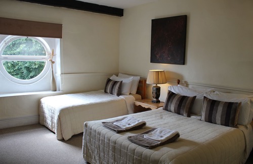 Hambrook Bed & Breakfast | The Coach House