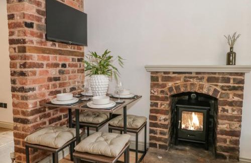 Wrinehill House | The Coach House