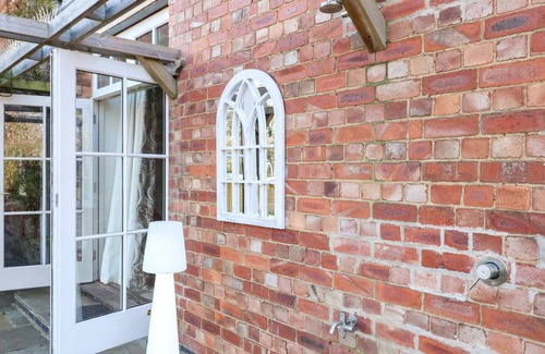 Burton Coggles Cottage | The Coach House