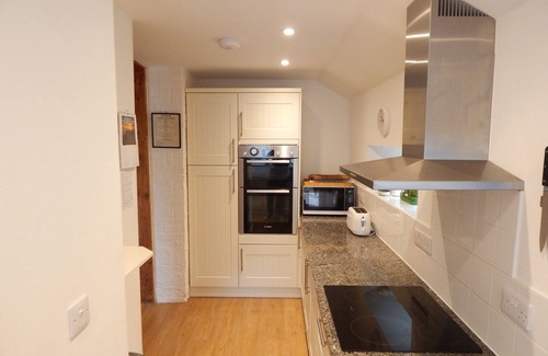 Hope-Cove Cottage | The Coach House, Hope Cove, cliff top location, stunning views, by the beach