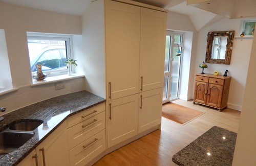 Hope-Cove Cottage | The Coach House, Hope Cove, cliff top location, stunning views, by the beach