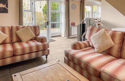 Rhyd-y-foel Cottage | The Coach House - HW7593