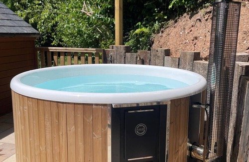 Kingsbridge Cottage | The Coach House @ Lower Coombe Royal with Hot Tub