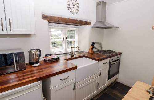 Haverfordwest Cottage | THE COACH HOUSE, pet friendly, with open fire in Wolfscastle