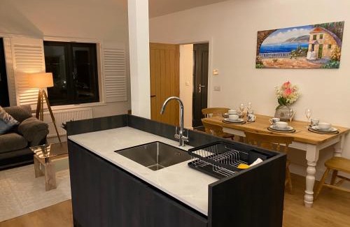Roundham House | The coach house Paignton, 5 min walk to beach, Free parking