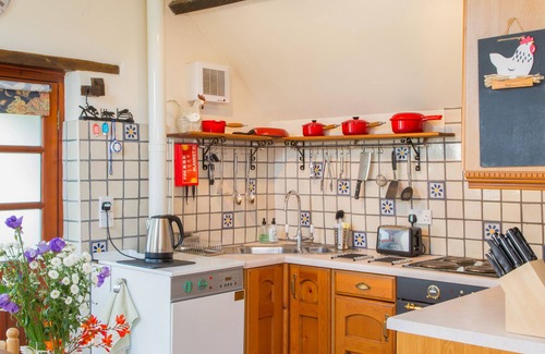 Burgh Island Cottage | THE COACH HOUSE, pet friendly, with open fire in Kingston