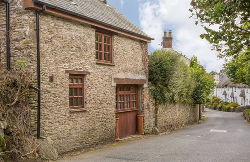 Burgh Island Cottage | THE COACH HOUSE, pet friendly, with open fire in Kingston