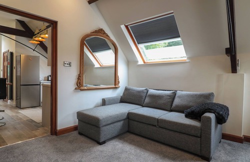 Rosliston Cottage | THE COACH HOUSE, romantic, character holiday cottage in Rosliston