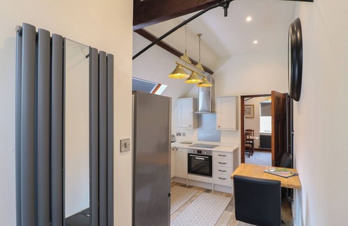 Rosliston Cottage | THE COACH HOUSE, romantic, character holiday cottage in Rosliston