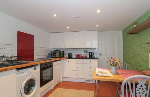 Somerton Cottage | THE COACH HOUSE, romantic, character holiday cottage in Charlton Adam