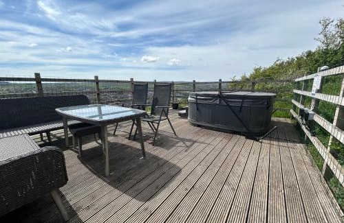 Hoylandswaine House | The Coach House & The Stables Yorkshire Peak District With and without hot tub options